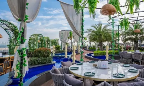 La Vida Skybar by Morgan