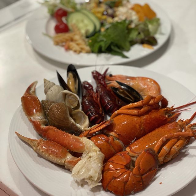 口碑自助餐載譽歸來！沙田麗豪酒店池畔燒烤風味自助晚餐