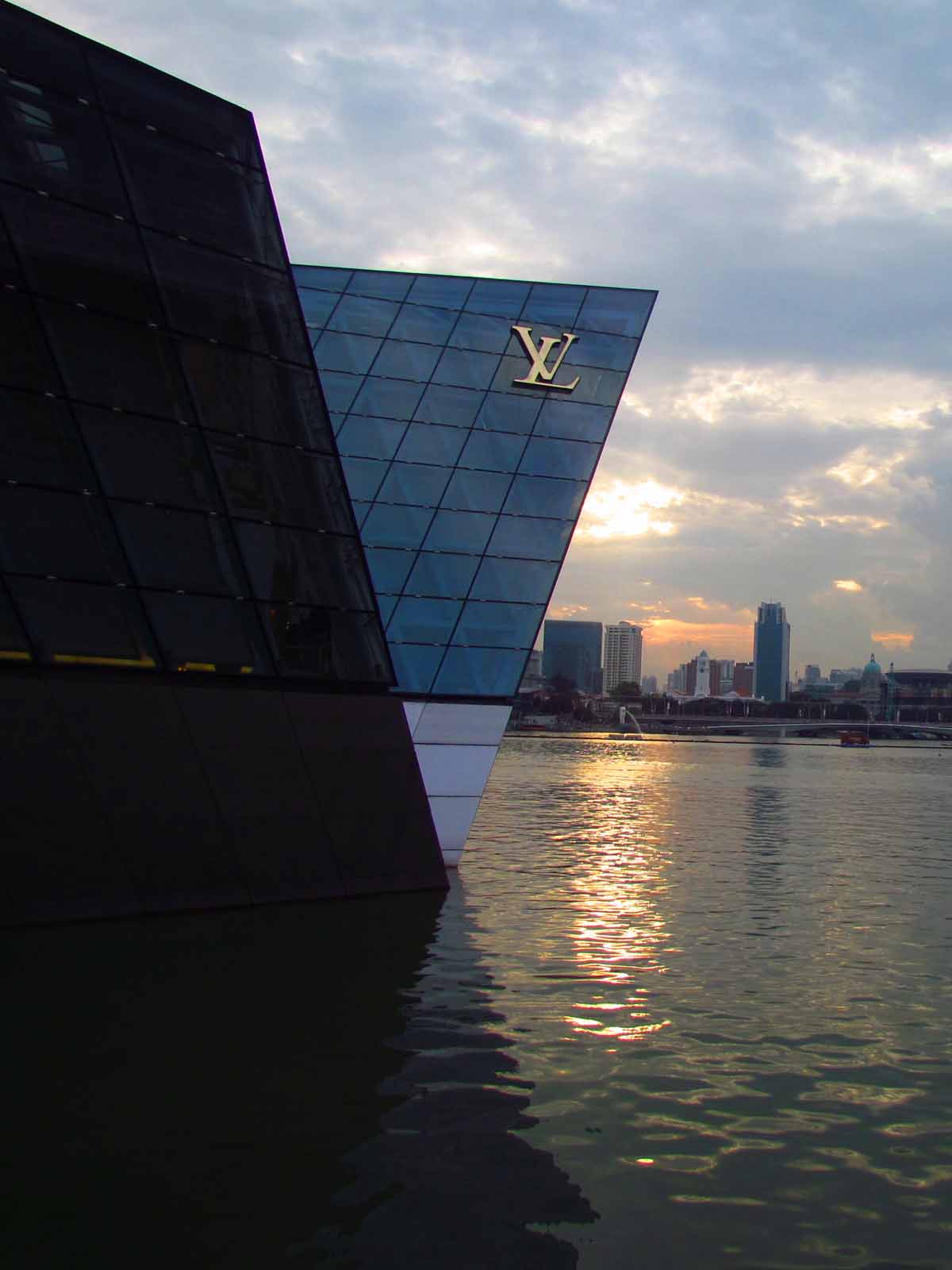 Louis Vuitton Singapore Marina Bay / April 2014 on Behance