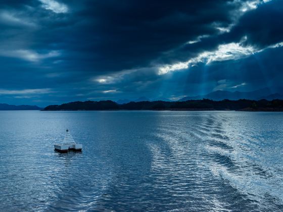 Thousand Island Lake Night Tour