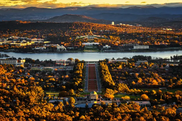 Fly fra Canberra til Billund Airport
