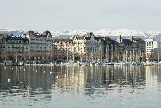 Geneva Town hall โรงแรมใกล้เคียง