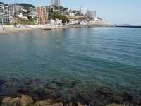 近くで温泉も楽しめる、熱海サンビーチ