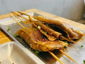 渝小憨·海鲜烧烤·大排档(机场店)