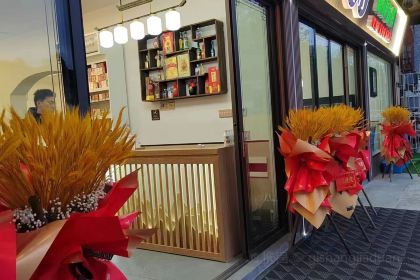 且慢客栈(芙蓉镇景区门口店)·中餐厅