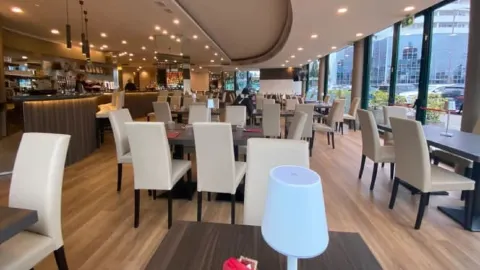 Fuoricentro in 加拉拉泰