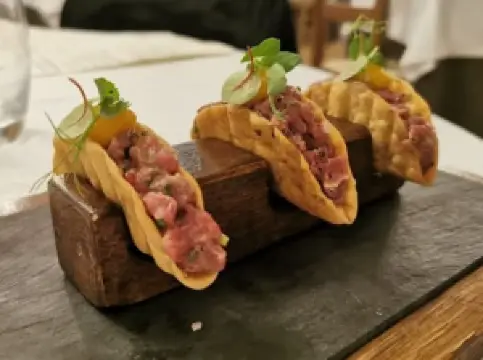 TIPICO: cucina, pizza e trebbiano spoletino