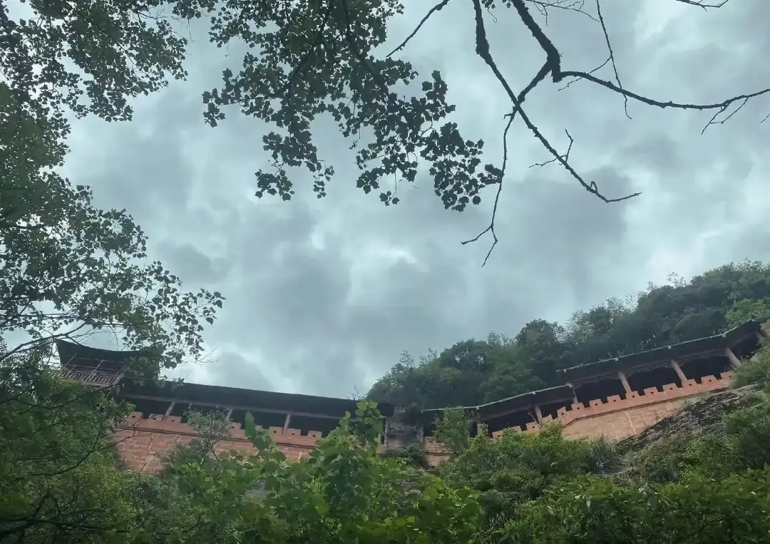 Các khách sạn gần Dan Mountain