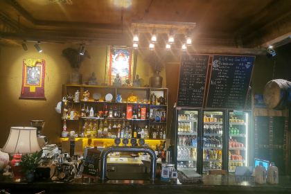 马尔康小官寨民宿·太白楼餐酒吧