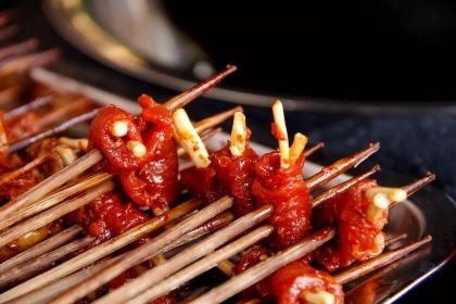 钢管厂五区小郡肝串串香(芳草地店)