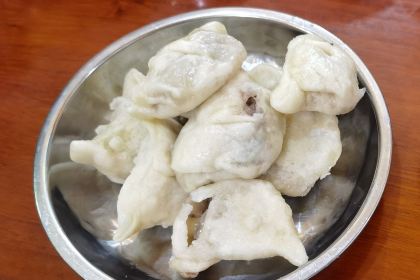 绕赛老字号包子店