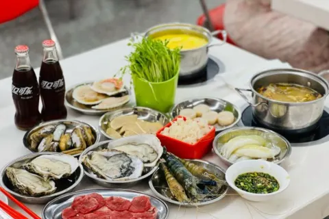 SEAFOOD HOT POT