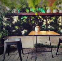 ร้านคาเฟ่ลับ​ ๆ​ ย่านถนนนวลจันทร์​