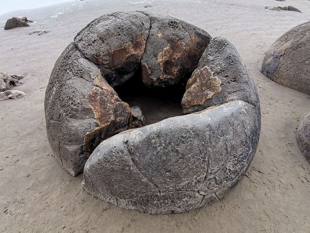 Moeraki Boulders