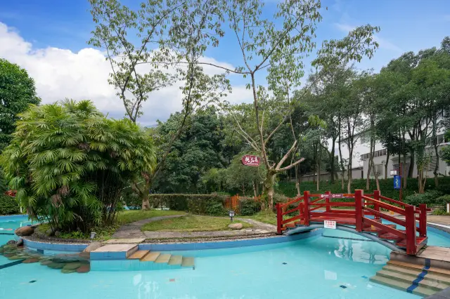 Hot springs in Emeishan