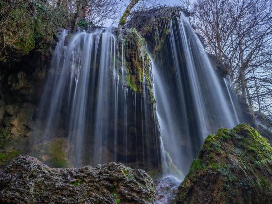 Xiongmaohai Waterfall