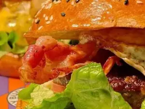 Messy's Burgers