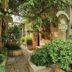 Le Petite Fontaine User Photo