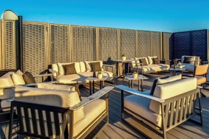 Adèle Mixology Lounge