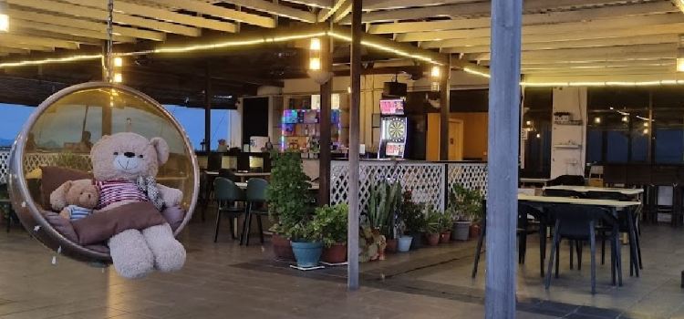 Skyline Sports Bar semporna