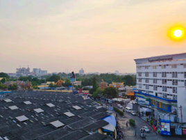 Samrong Market