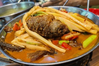 瑶妃油茶餐馆(八里街店)