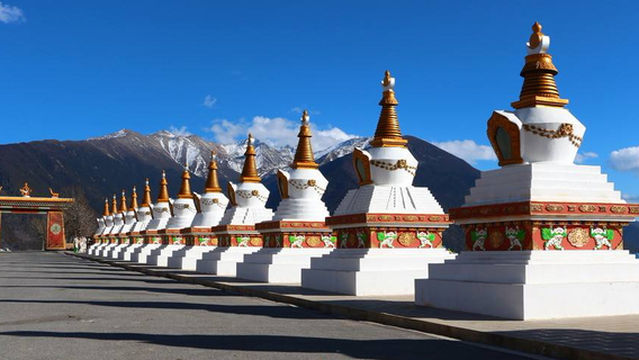 Meili Thirteen Pagodas