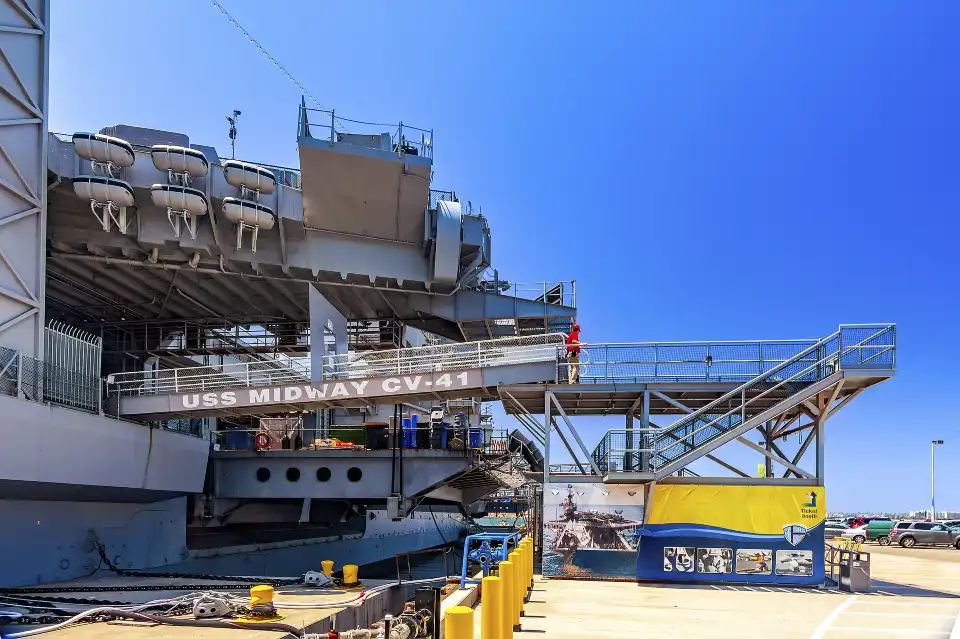 5_USS Midway Museum