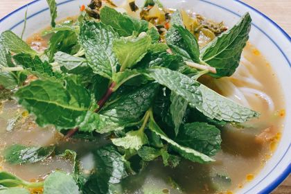 伍号勐混牛撒撇米线店(泼水广场店)