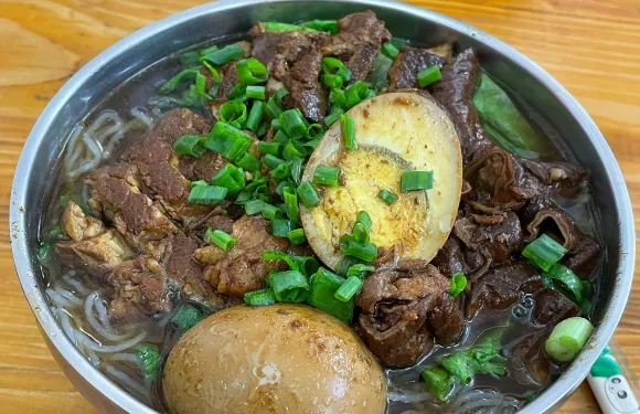 興輝湯粉店