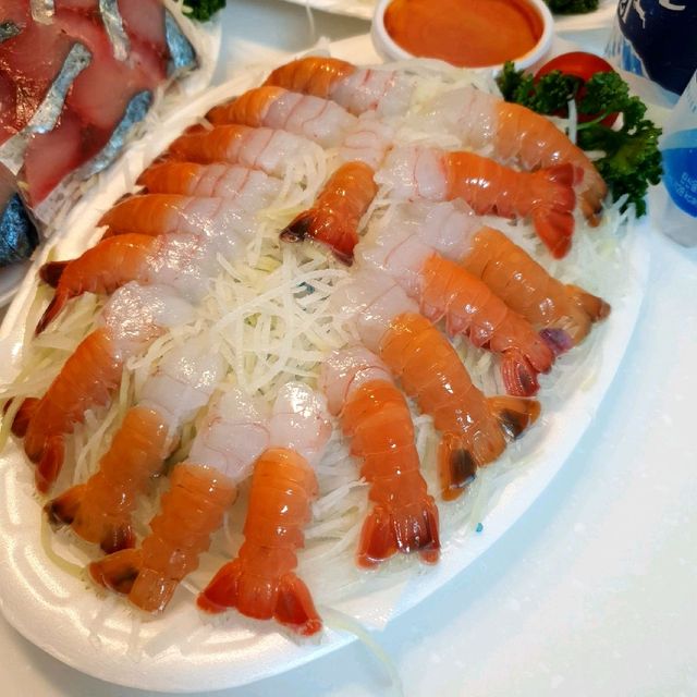 신선한 회가 동문시장에서는 만원?