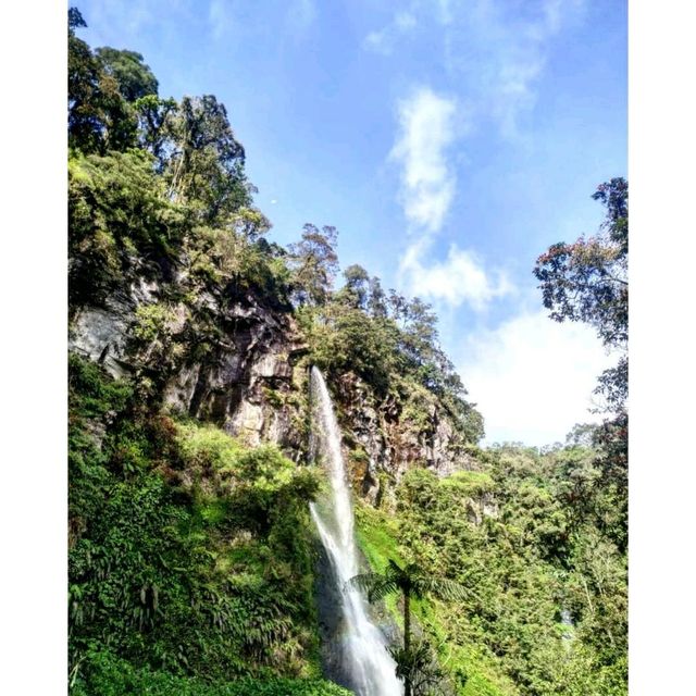 Cibeureum waterfall