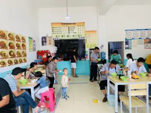 老字号张家辣鸡面馆(罗平总店)