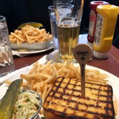 Reuben's Deli & Steakhouse張用戶圖片