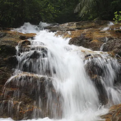 Отели рядом с достопримечательностью «Teluk Nipah Beach»