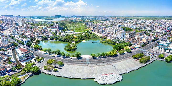 Leizhou West Lake Park