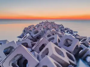 Dongjiang Bay Beach