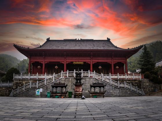 Fangguang Temple