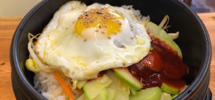 金至朝鲜族参鸡汤·包饭·冷水鱼