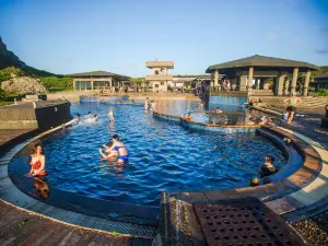 Green Island Zhaori Hot Spring