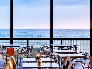 Crackerjack Beachfront Restaurant