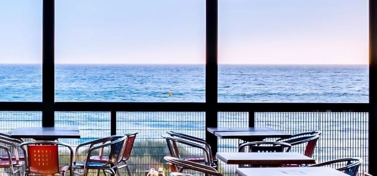 Crackerjack Beachfront Restaurant