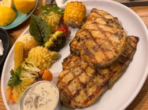 Tiwan Restaurant & Café