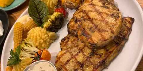 Tiwan Restaurant & Café