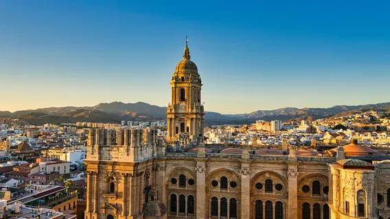 La Santa Iglesia Catedral Basílica de la Encarnacion