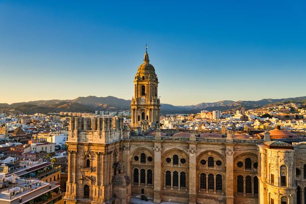 La Santa Iglesia Catedral Basílica de la Encarnacion
