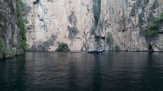 Eight-spring Gorge Scenic Area - Gaoxia Pinghu Cruise