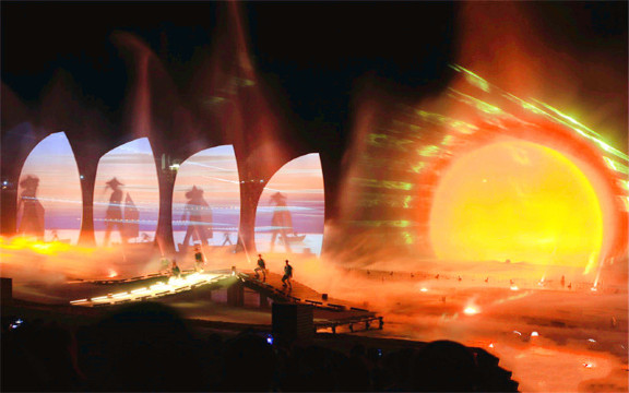 การแสดงพระอาทิตย์ขึ้นของทะเลตะวันออก | หาดอันปิงโกว บาธธิ่ง