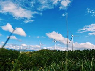 #holidayvacation Windmills of Pililla Rizal is a perfect place to see the wonders of nature and human technology combined. Located in the humble barangay of Halayhayin in Pililla, to be more precise, the Rizal Wind Farm is the newest addition to the growing list of tourism hotspots within close proximity of the Philippines capital Manila, just two hours away. It’s worth the drive. #tripaway #merryxmas
#travelinspiration#scenicspotguide#decembertravel#nyedestinations#holidayvacation#awesomepic