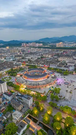 Hotel Bintang 4 di Linhai